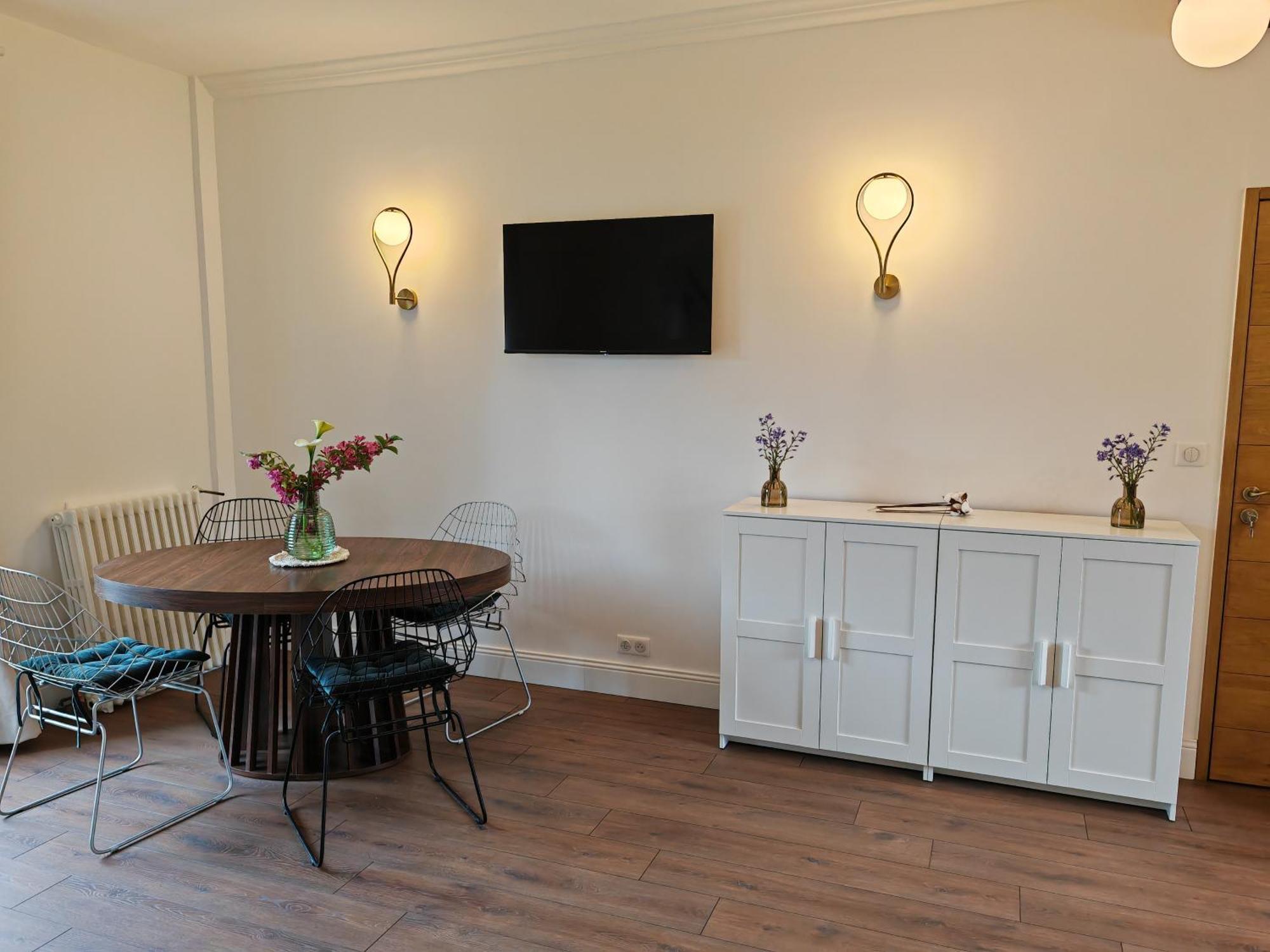 Apartamento Domaine De L'Isle Maniere Saint-Quentin-sur-le-Homme Exterior foto