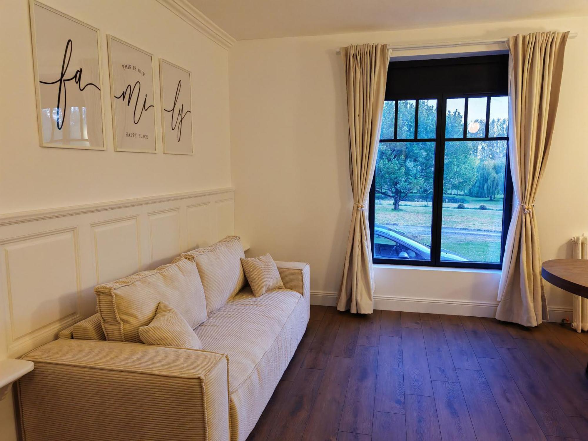 Apartamento Domaine De L'Isle Maniere Saint-Quentin-sur-le-Homme Exterior foto